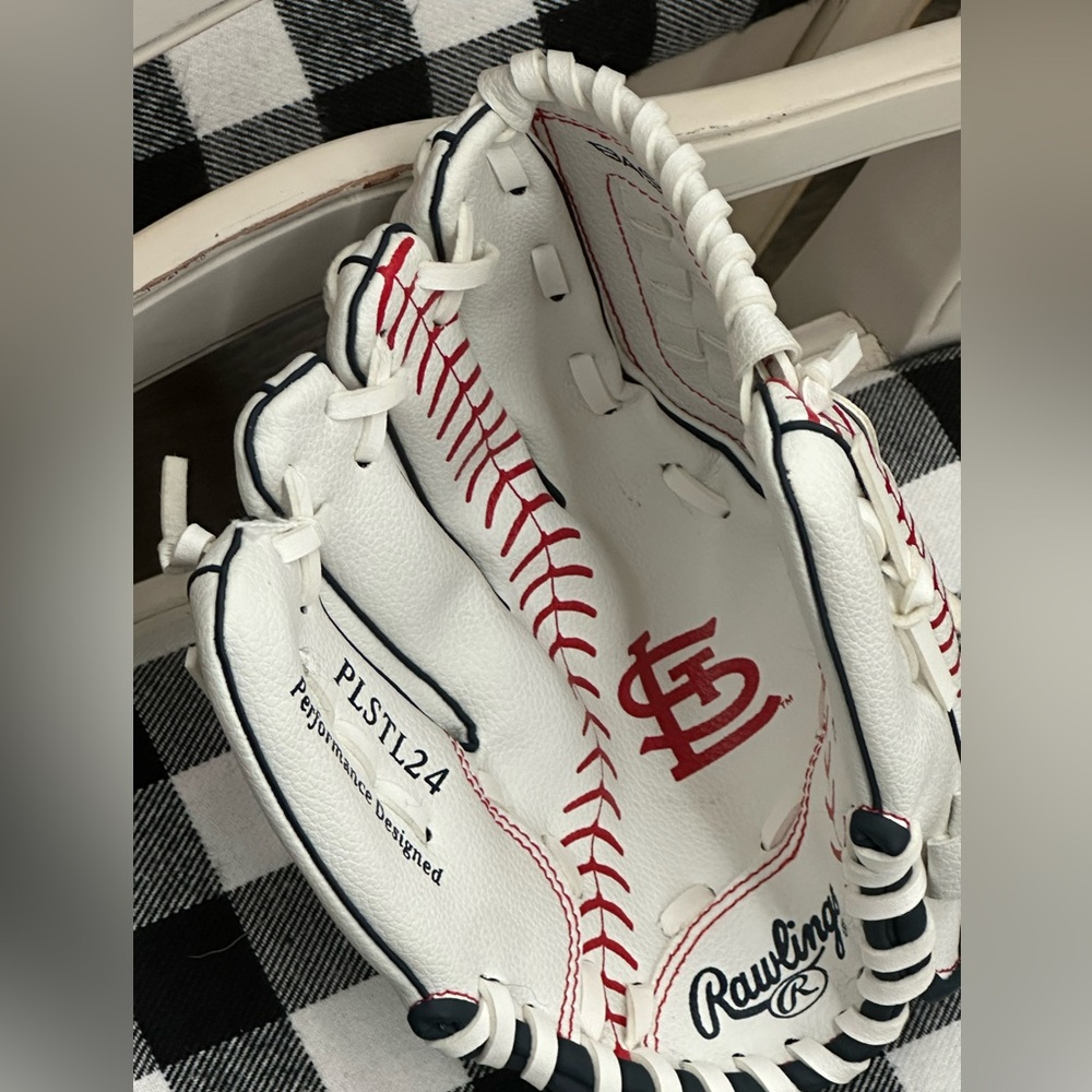 Rawlings White Red St. Louis Cardinals Kids Baseball Glove for a left Hander